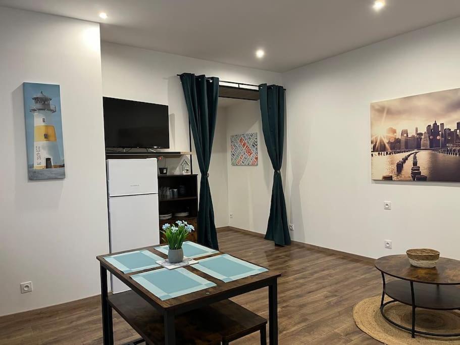 Le Bleuet Apartamento Montréjeau Exterior foto